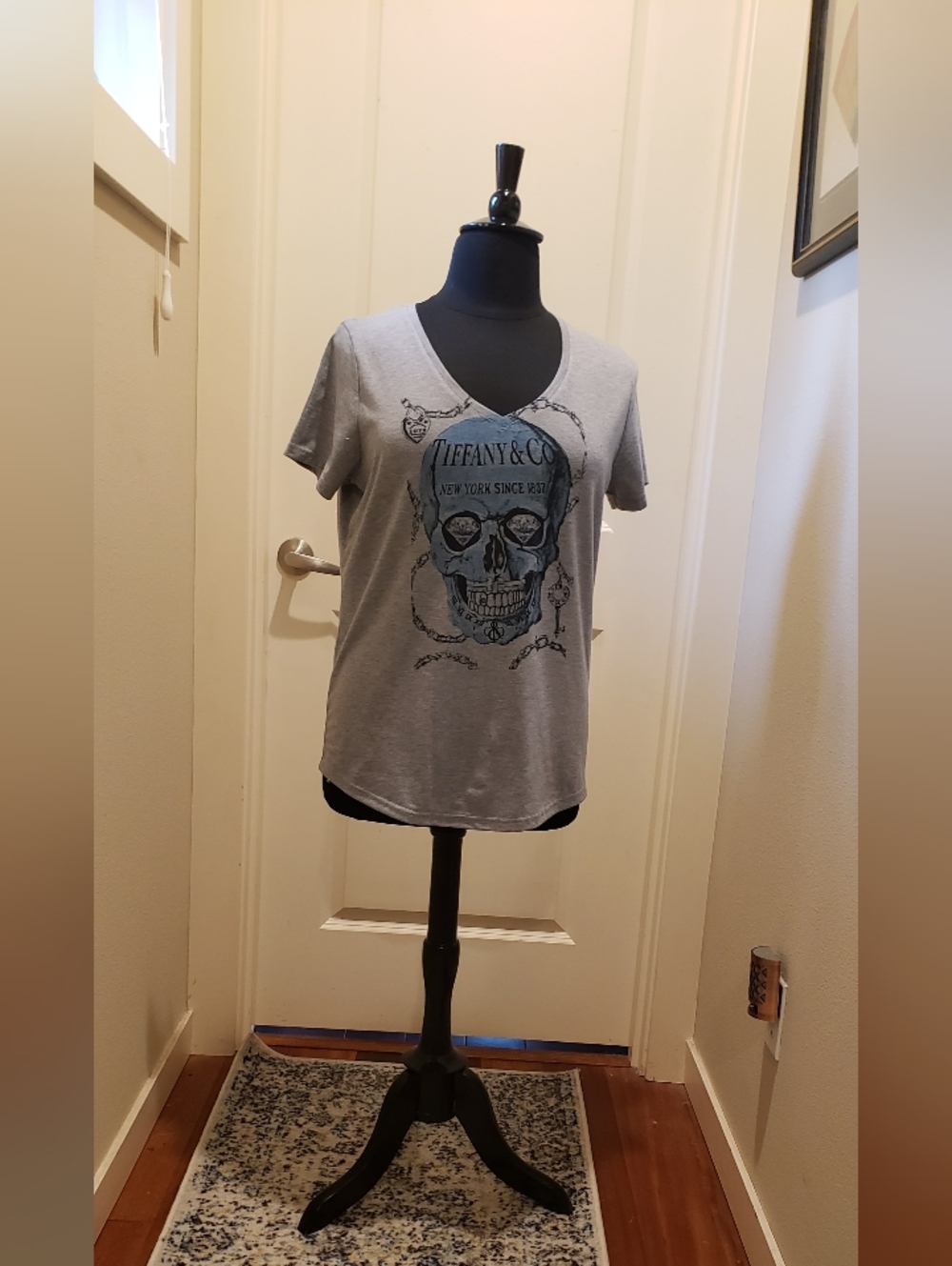 Cricut "Tiffany & Co." Womens Gray Tee with Blue Skull Graphic